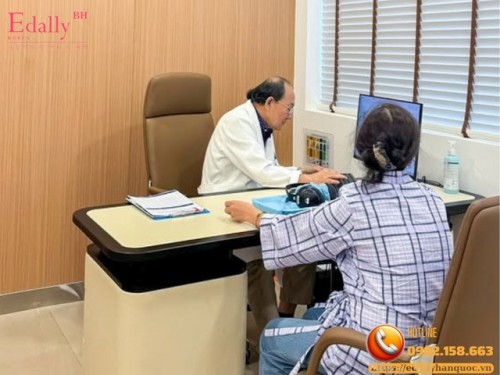 Bí Quyết Đi Khám Bệnh Thông Minh - Hiểu Đúng Về Các Chuyên Khoa Nội, Ngoại Và Cách Đặt Lịch Khám Hiệu Quả