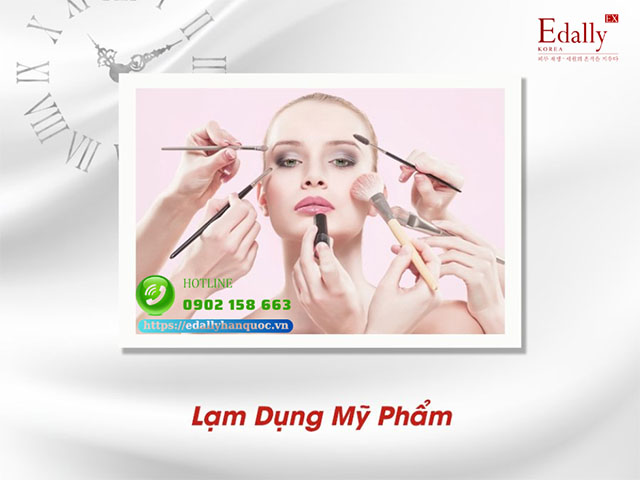 Lạm dụng mỹ phẩm khiến chúng ta lão hóa sớm do