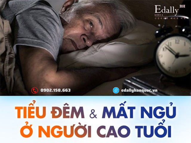 Tiểu đêm nhiều lần và mất ngủ ở người già nguy hiểm như thế nào?