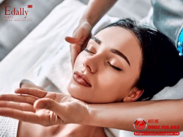 Có Nên Massage Mặt Hay Không?