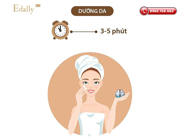 Thời gian tối thiểu để thực hiện bước dưỡng da khi skincare là từ 3 - 5 phút