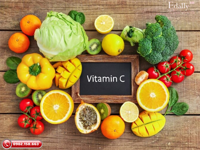 Vitamin C có tác dụng tái tạo collagen trong hệ xương, sụn khớp